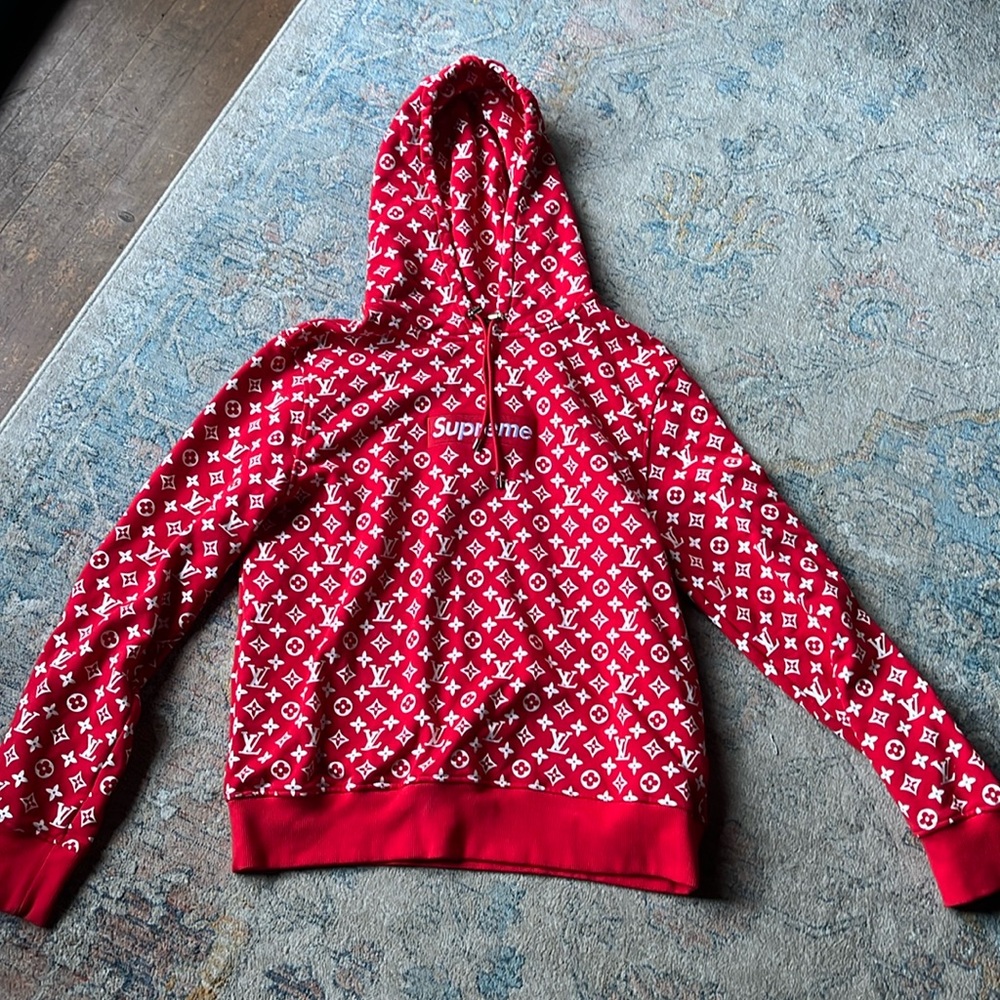 Supreme hoodie